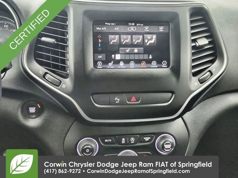 Used 2019 Jeep Cherokee Latitude Plus image 18