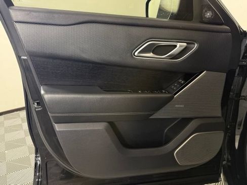 Used 2019 Land Rover Range Rover Velar S AWD/4WD image 27
