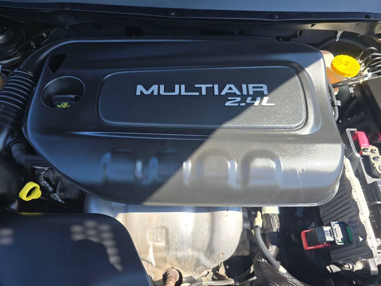 Used 2015 Jeep Cherokee Latitude w/ Cold Weather Group AWD/4WD image 9