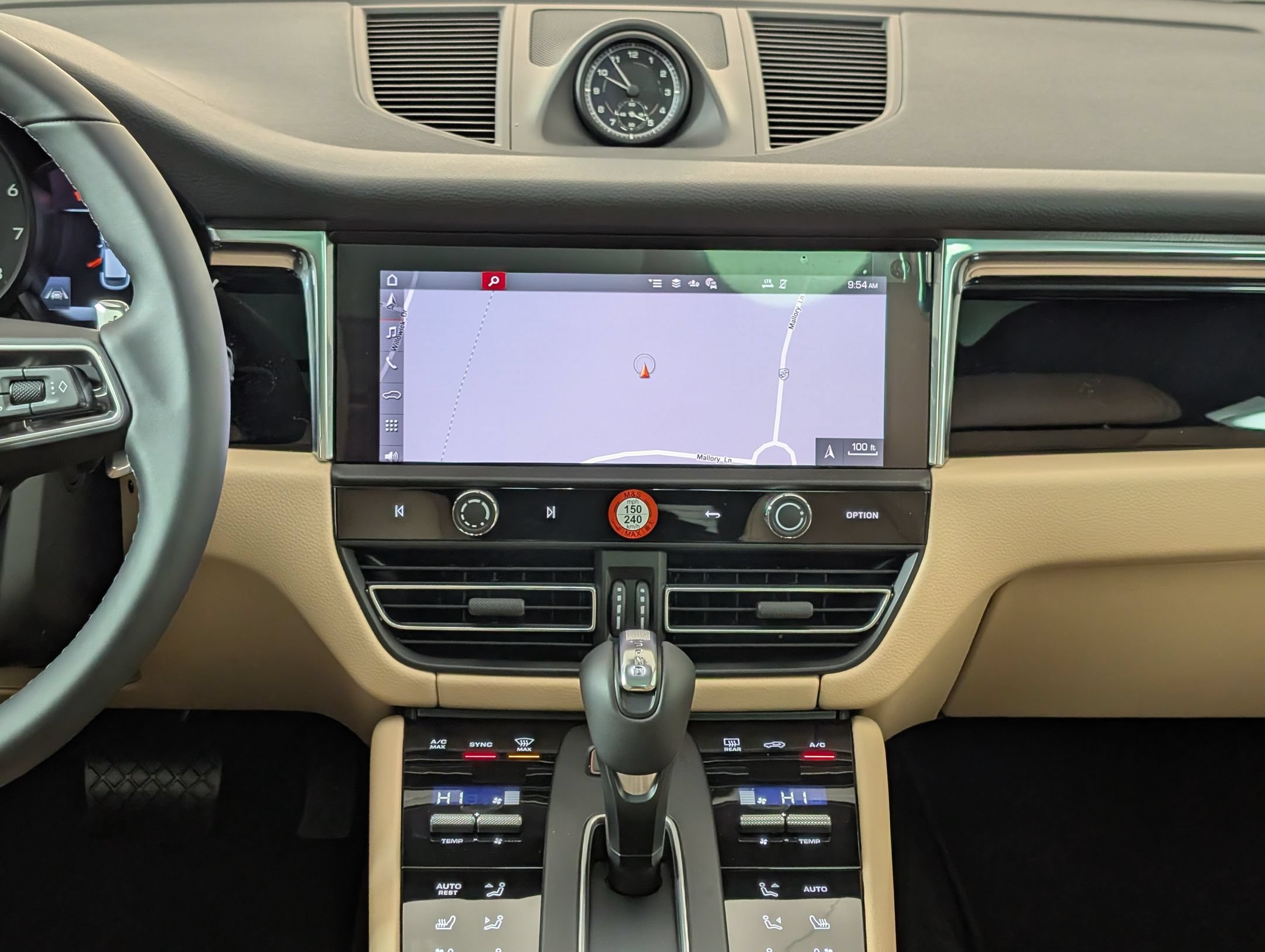 Certified 2026 Porsche Macan AWD/4WD image 23