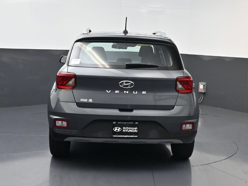 Certified 2025 Hyundai Venue SEL FWD image 5