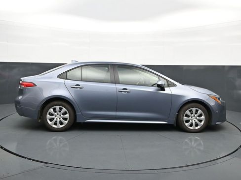 Used 2025 Toyota Corolla LE FWD image 8
