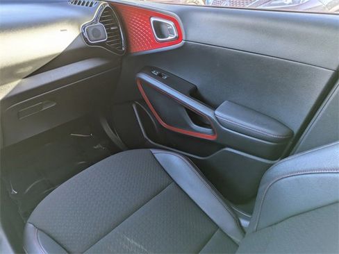 Used 2023 Kia Soul GT-Line image 14