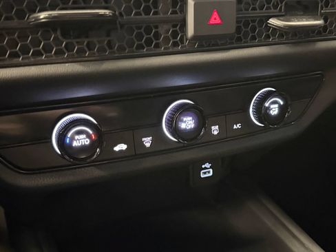 Used 2025 Honda HR-V LX image 15