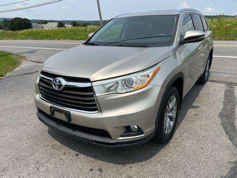 Used 2014 Toyota Highlander XLE AWD/4WD image 5