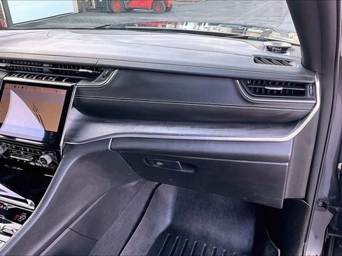 Used 2022 Jeep Grand Cherokee L Overland image 17