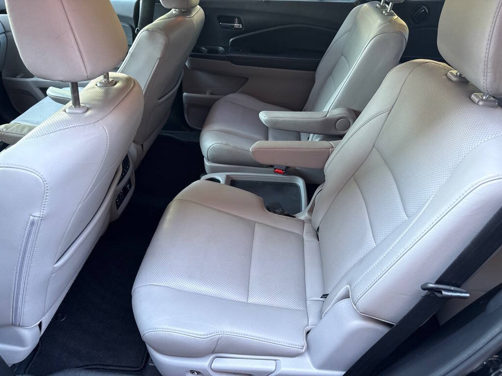 Used 2017 Honda Pilot Elite image 12
