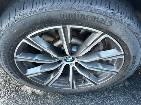 Used 2021 BMW X5 xDrive40i w/ M Sport Package image 21