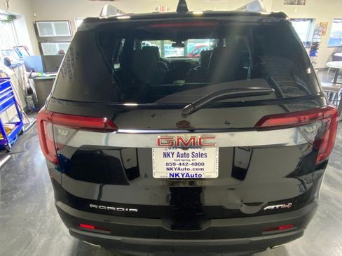 Used 2022 GMC Acadia AT4 w/ Technology Package image 4