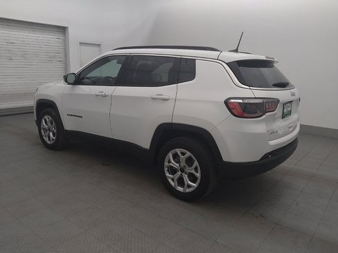 Used 2025 Jeep Compass Latitude AWD/4WD image 3