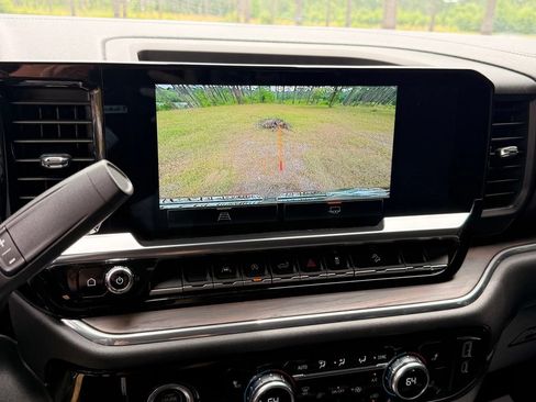 Used 2023 GMC Sierra 1500 SLT w/ X31 Off-Road Package AWD/4WD image 19