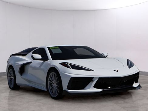 Used 2024 Chevrolet Corvette Stingray Coupe w/ 1LT RWD image 3