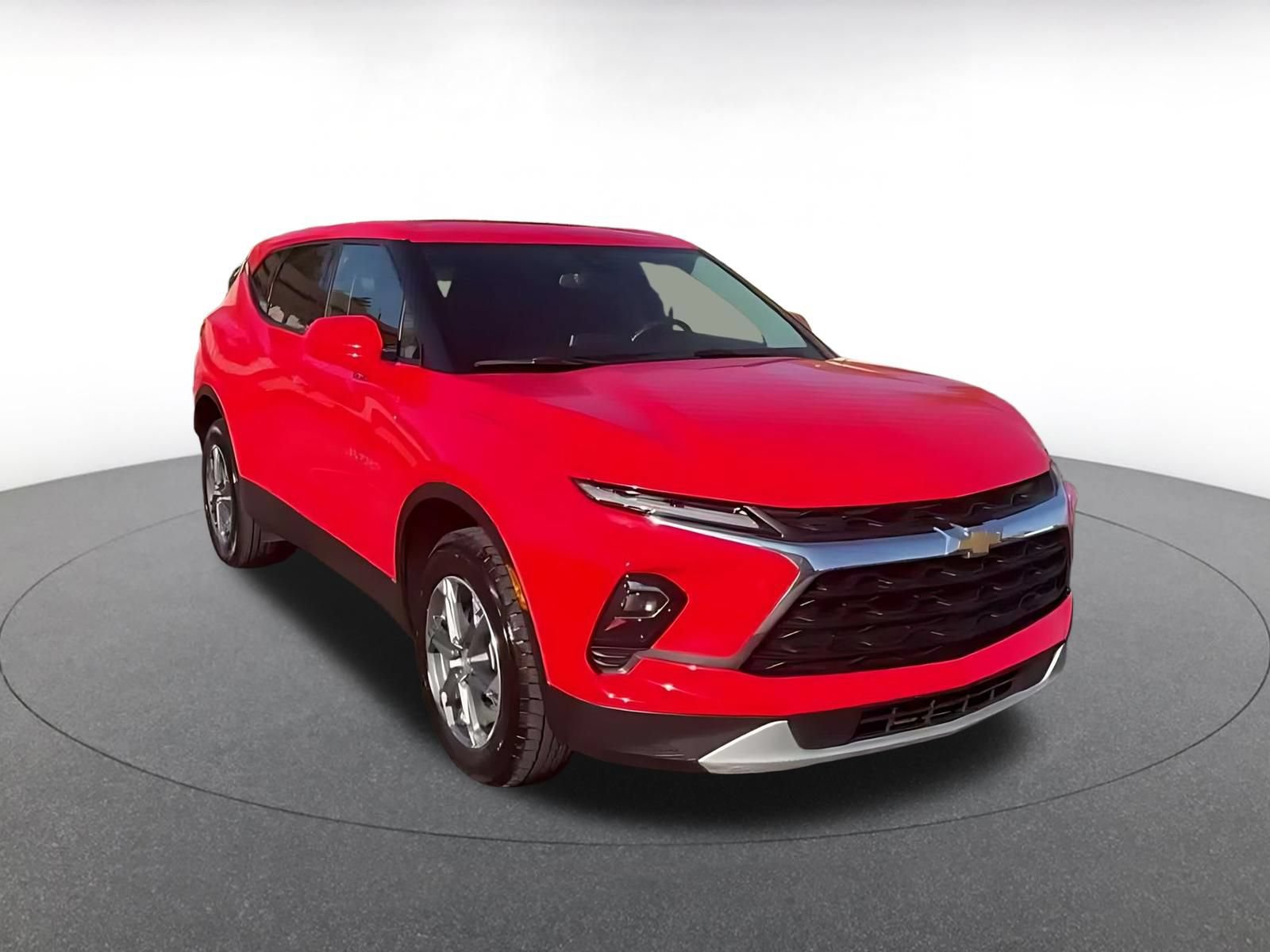 Used 2026 Chevrolet Blazer LT FWD image 3