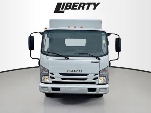 Used 2019 Isuzu NPR HD image 2