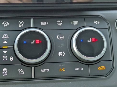 New 2026 Land Rover Defender 110 X-Dynamic SE AWD/4WD image 25