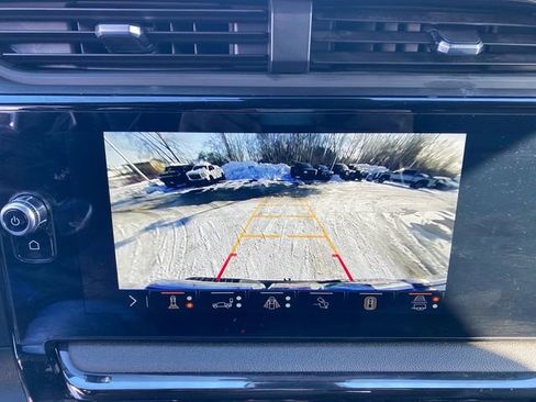 Used 2024 GMC Sierra 1500 AT4 image 17