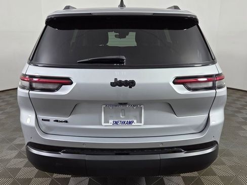 Used 2022 Jeep Grand Cherokee L Altitude image 7