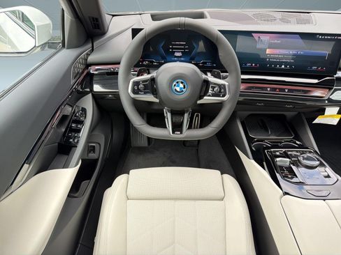New 2026 BMW 330i Sedan w/ Convenience Package RWD image 28