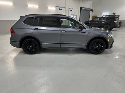 Used 2023 Volkswagen Tiguan SE R-Line FWD image 10