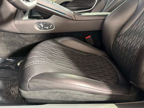 Used 2024 Aston Martin DB12 Coupe RWD image 32