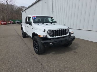 Used 2025 Jeep Gladiator Sport