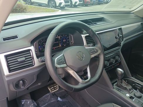 Used 2023 Volkswagen Atlas SEL Premium AWD/4WD image 12