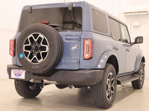 New 2025 Ford Bronco Outer Banks image 8