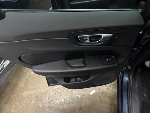 Certified 2023 Volvo XC60 B5 Core w/ Climate Package image 15