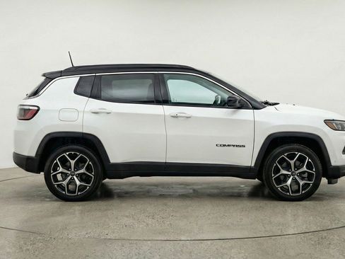 Used 2025 Jeep Compass Limited AWD/4WD image 8
