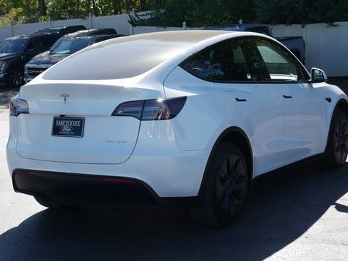 Used 2025 Tesla Model Y Long Range image 13