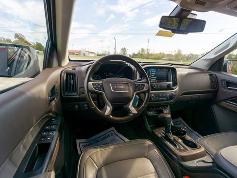 Used 2021 GMC Canyon Denali image 13