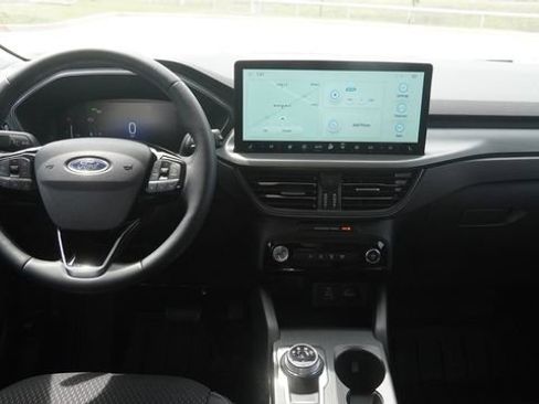 Used 2025 Ford Escape SE FWD image 14