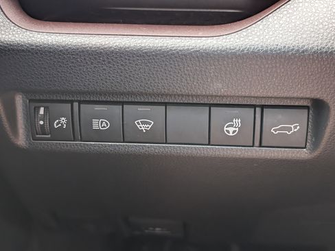 Used 2019 Toyota RAV4 Limited image 24