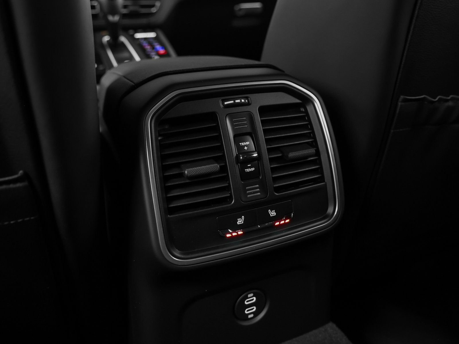 Certified 2026 Porsche Macan AWD/4WD image 46