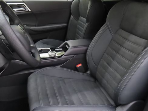 New 2025 Mitsubishi Outlander SE image 10