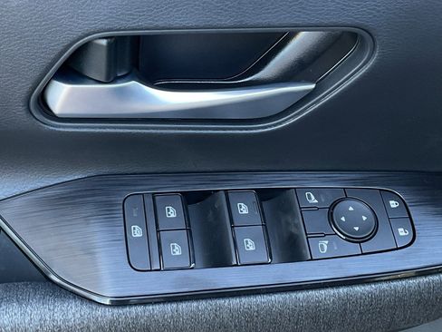 New 2026 Nissan Kicks SV image 11