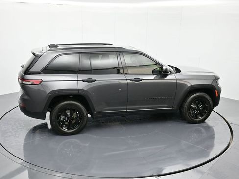 New 2025 Jeep Grand Cherokee Altitude image 33