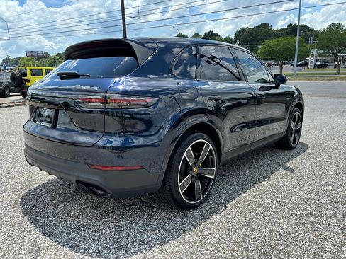 Used 2022 Porsche Cayenne Platinum Edition AWD/4WD image 8