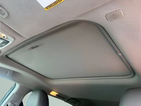 Used 2022 Toyota Sienna XLE AWD/4WD image 21