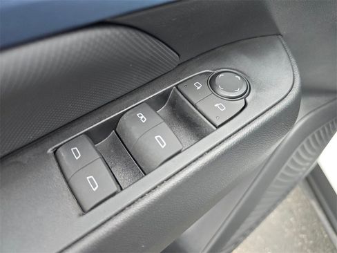 Used 2024 Chevrolet Equinox EV LT image 19