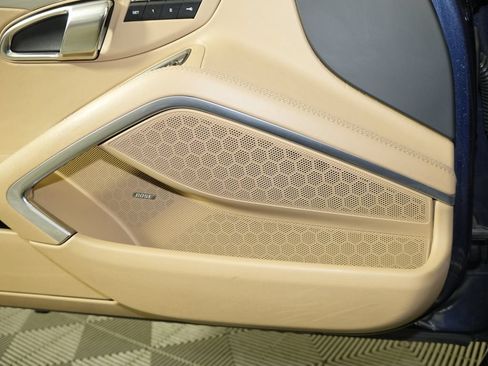 Certified 2017 Porsche 911 Targa 4 AWD/4WD image 28