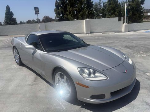 Used 2008 Chevrolet Corvette Coupe w/ Preferred Equipment Group RWD image 27