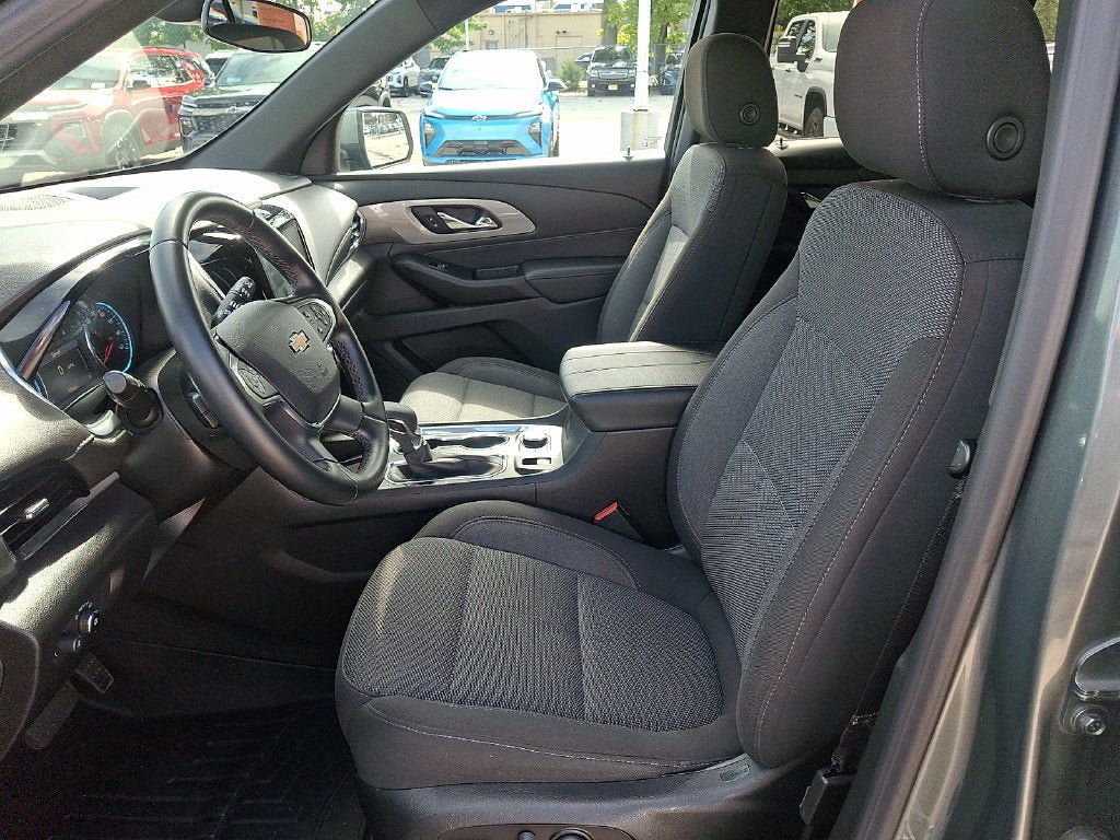 Certified 2023 Chevrolet Traverse LT FWD image 15