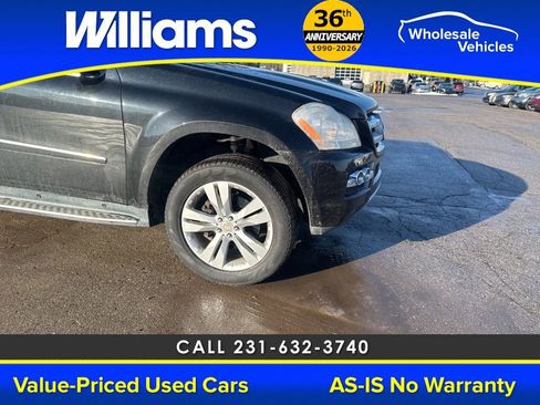 Used 2011 Mercedes-Benz GL 450 4MATIC image 32