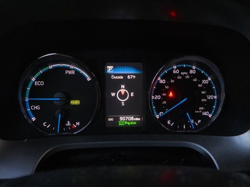 Used 2018 Toyota RAV4 Limited image 12