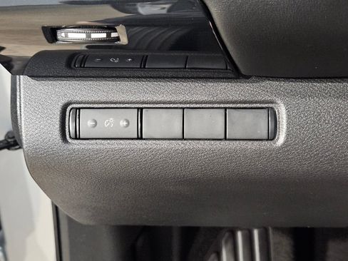 Used 2023 Nissan Pathfinder S FWD image 25