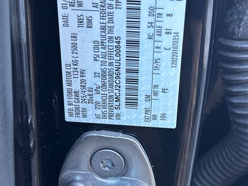 Used 2022 Lincoln Corsair Reserve w/ Equipment Group 201A image 32