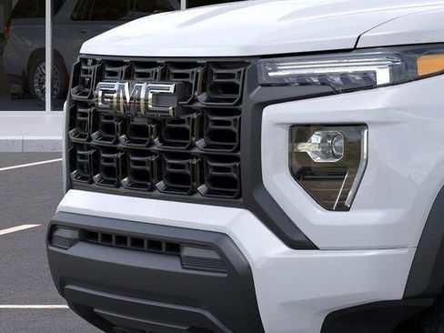New 2026 GMC Canyon Elevation w/ LPO, Black Badging Package RWD image 13
