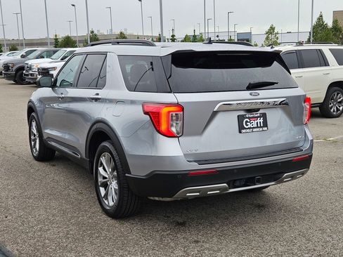 Used 2023 Ford Explorer XLT w/ Equipment Group 202A AWD/4WD image 5