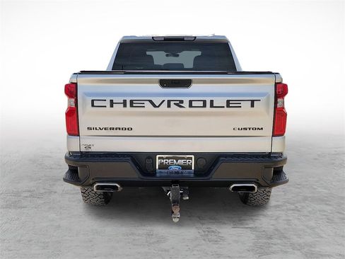 Used 2021 Chevrolet Silverado 1500 Custom Trail Boss w/ LPO, Dark Essentials Package image 9